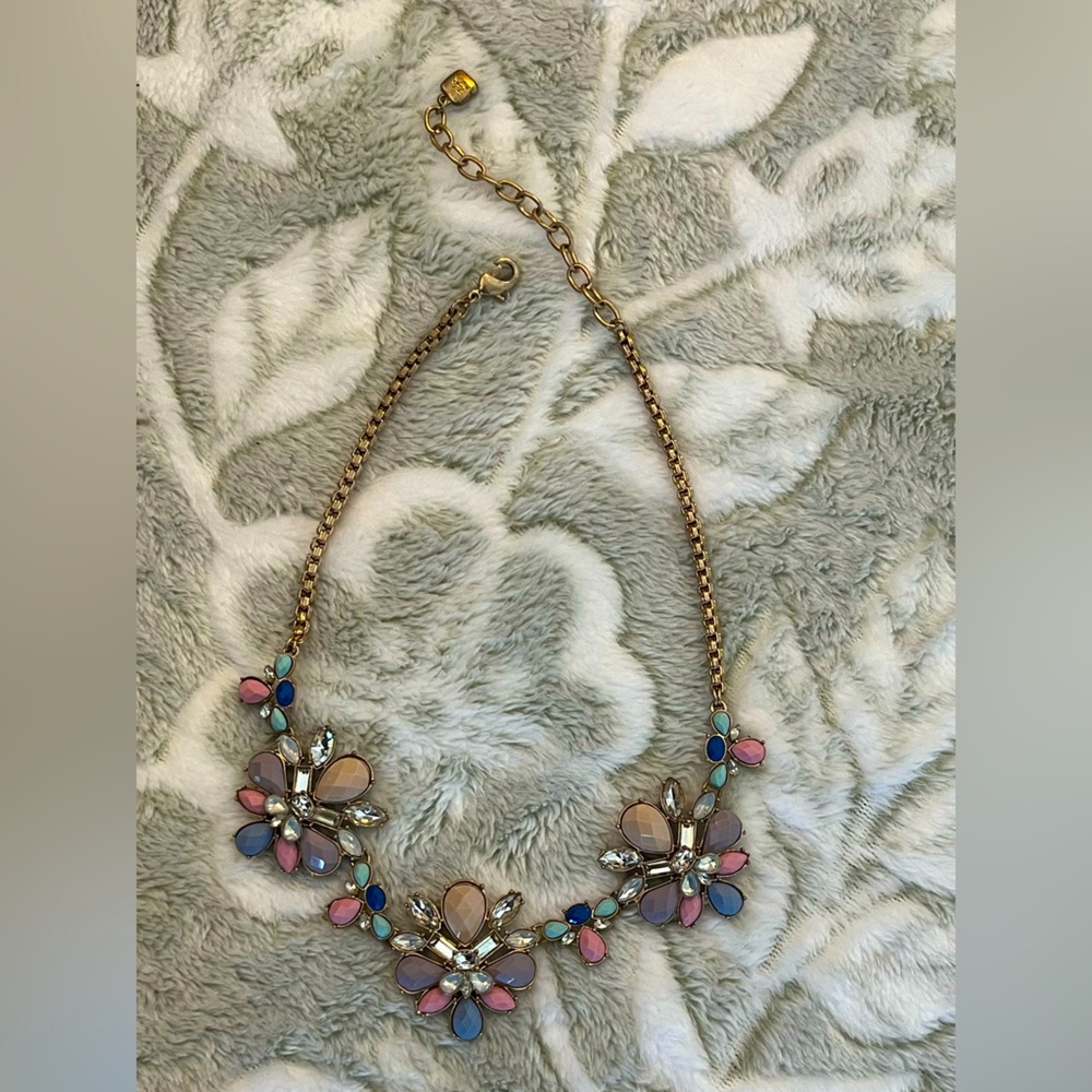 Max & Zoe Antique Gold Multi-Color Statwment Collar Necklace 🤍✨